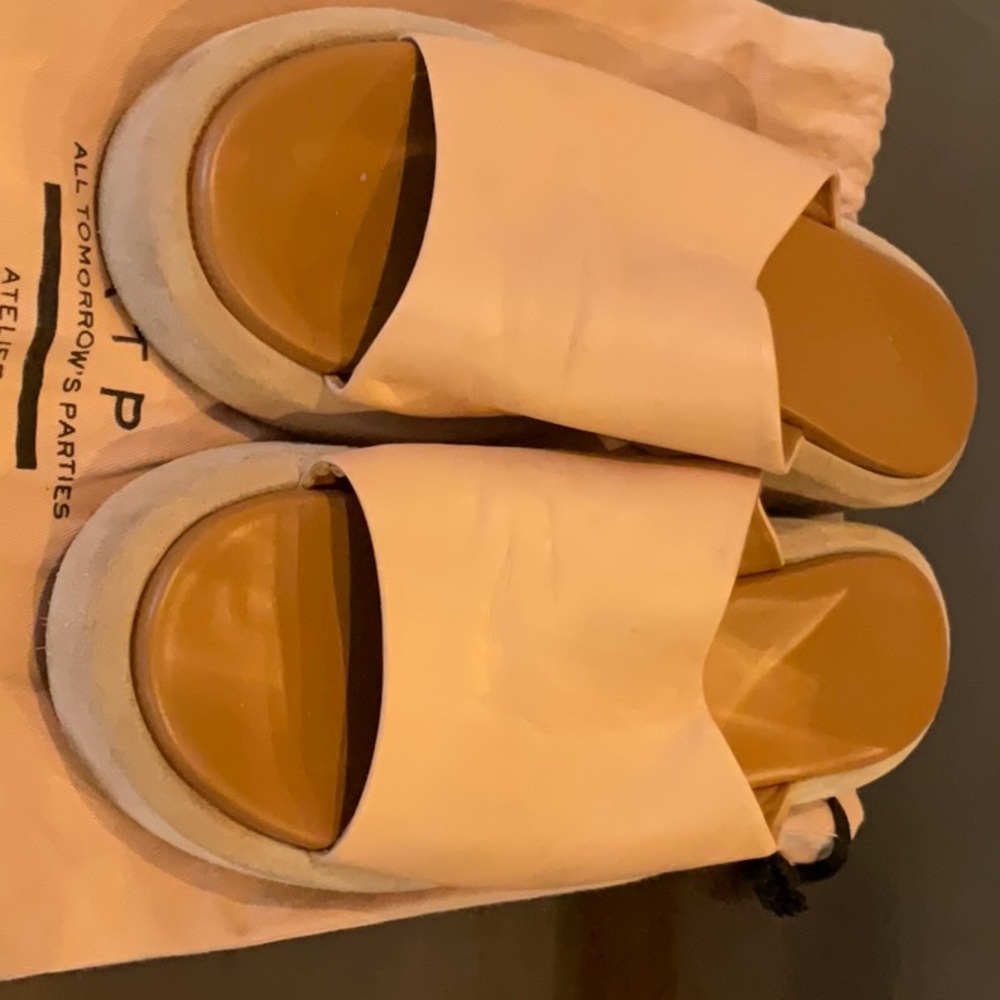 Suede and leather nude mule w/ open toe by ATP, made in Italy